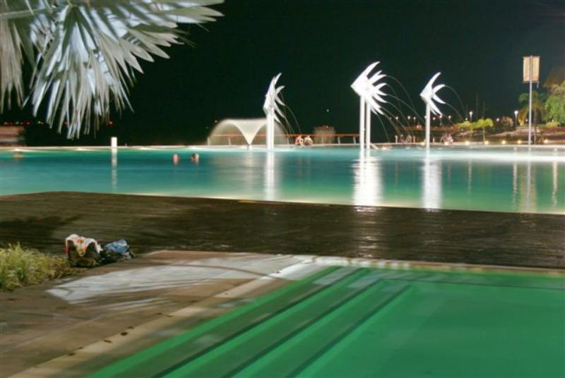 North Cove Waterfront Suites Cairns Buitenkant foto