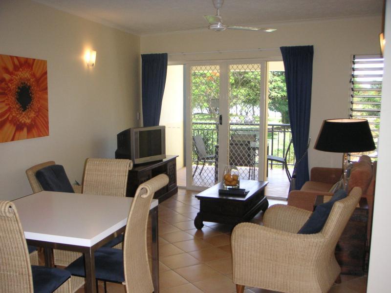 North Cove Waterfront Suites Cairns Buitenkant foto